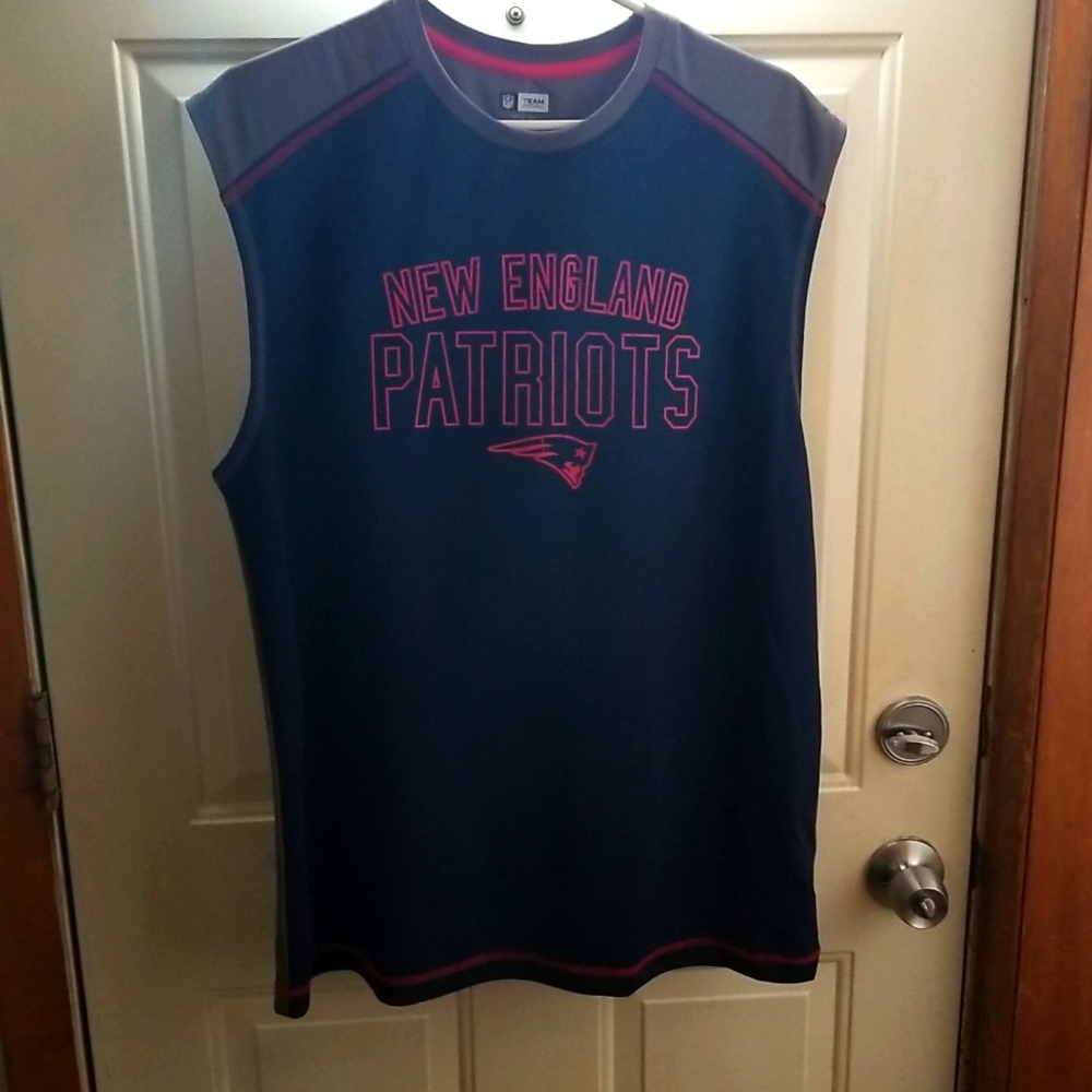 New England Patriots sleeveless shirt